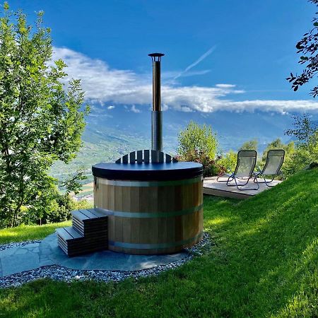 Eco Lodge With Jacuzzi And View In The Swiss Alps Grône المظهر الخارجي الصورة