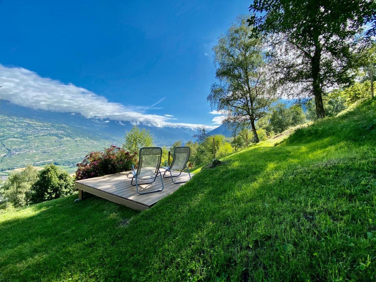 Eco Lodge With Jacuzzi And View In The Swiss Alps Grône المظهر الخارجي الصورة