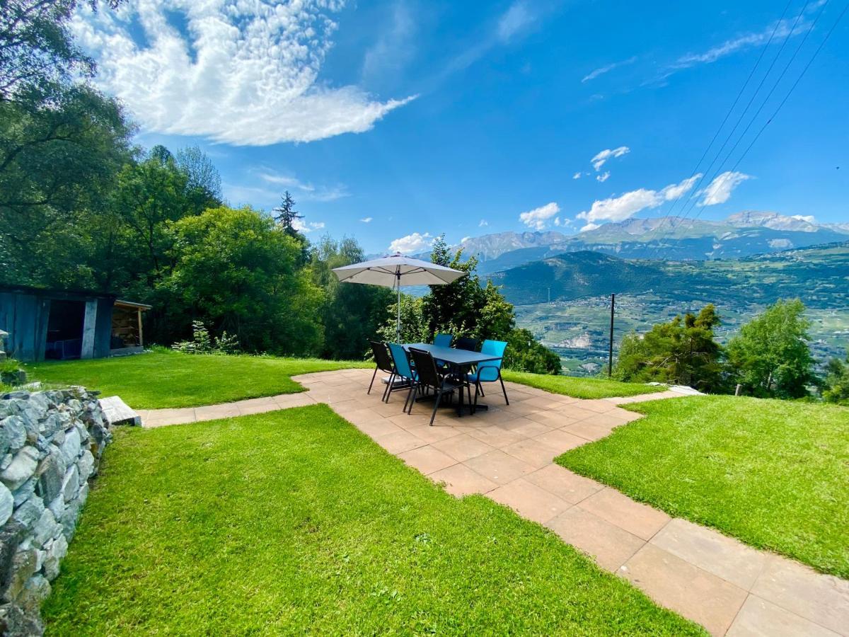Eco Lodge With Jacuzzi And View In The Swiss Alps Grône المظهر الخارجي الصورة